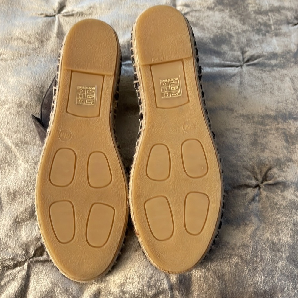 Never worn soft suede Ronan booties by Vince. - Picture 3 of 4